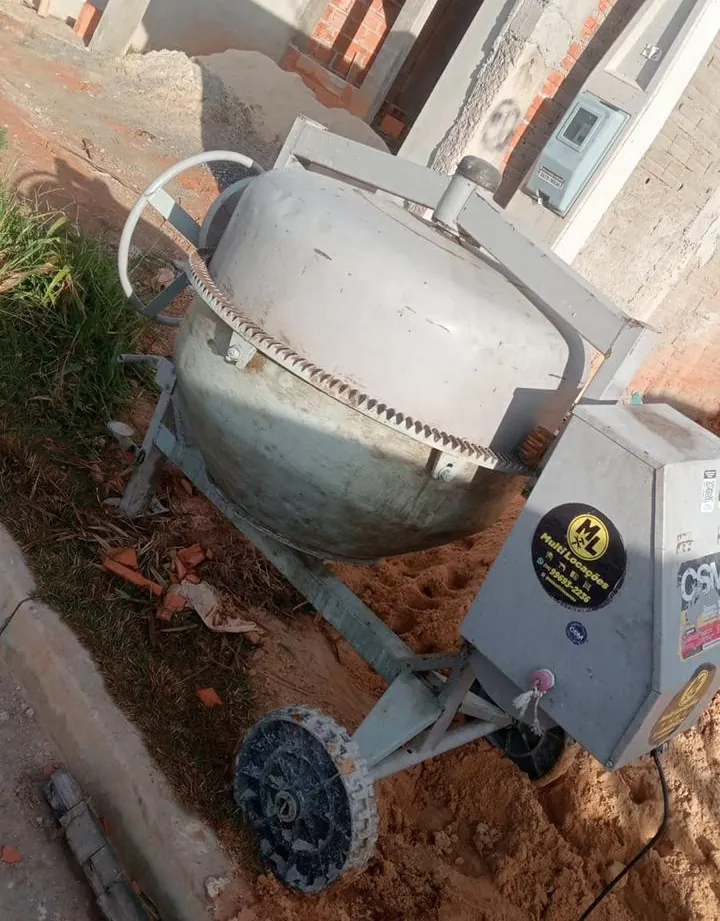 Betoneira 400 litros da Multilocações em obra residencial em Votorantim